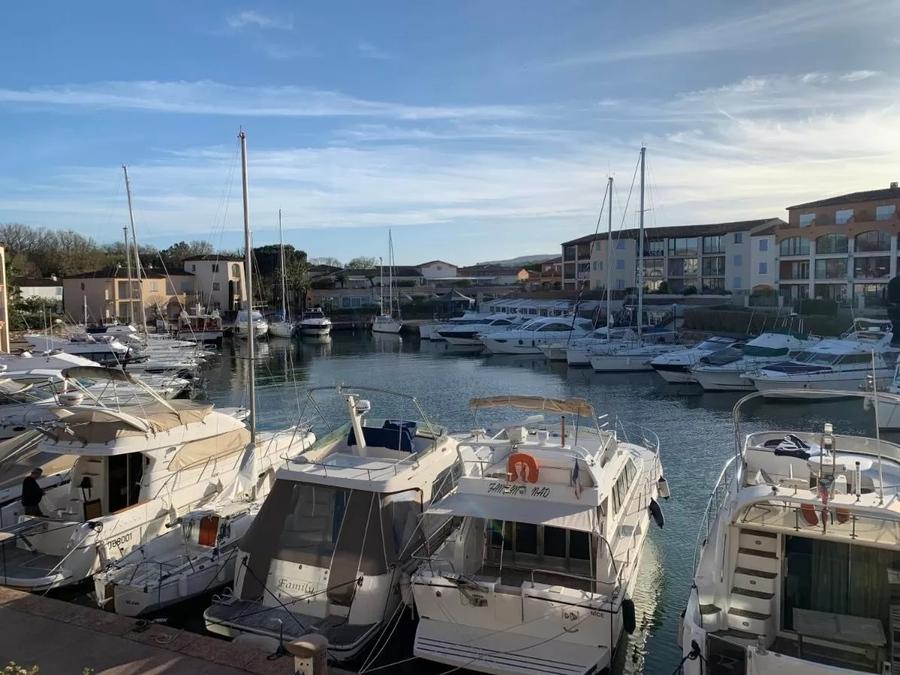 APARTMENT PORT COGOLIN  WITH A TERRACE
